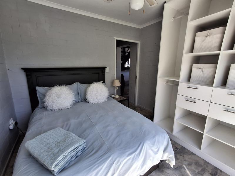 To Let 4 Bedroom Property for Rent in Britannia Bay Western Cape